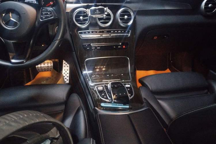 Used Mercedes-Benz GLC 2017 GLC 260 4MATIC Luxury Model