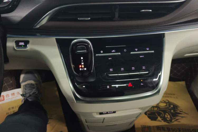 Used Buick GL8 2022 Land Business Class 652T Luxury Model
