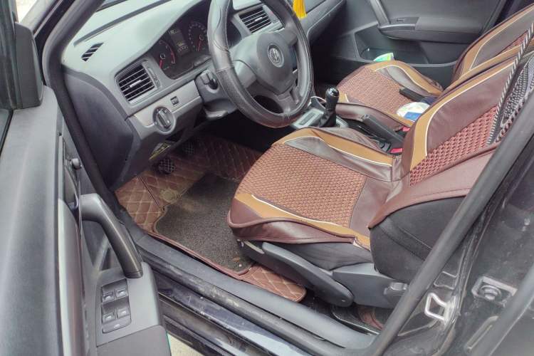 Used Volkswagen Lavida 2013 Revised Classic 1.6L Manual Fashion Edition