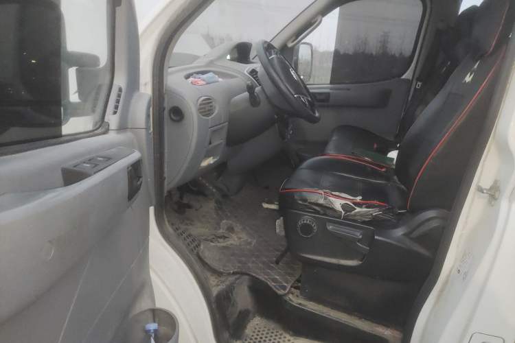 Used SAIC MAXUS Xintu V80 2021 2.0T Manual Classic Aoyuntong Short Wheelbase Ultra-Low Roof 5/6-Seater