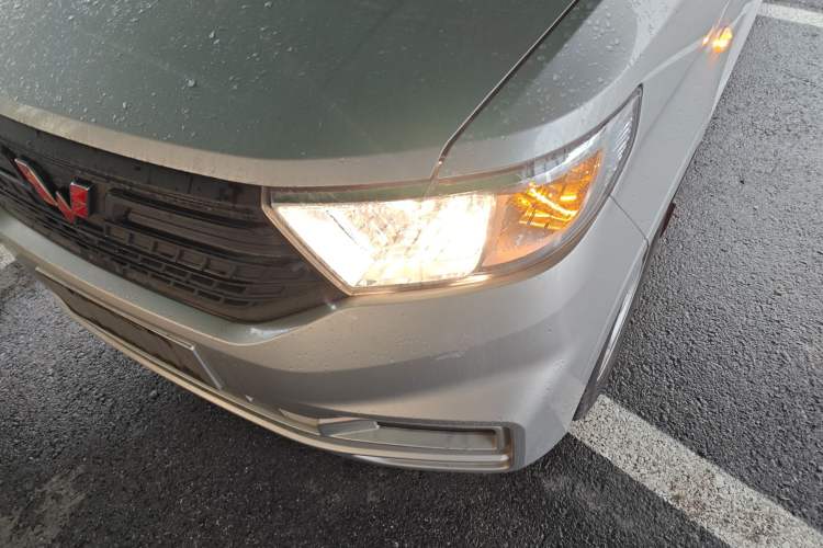 Used Wuling Hongguang V 2022 1.5L Jingqu Version Hydraulic Power Steering LAR