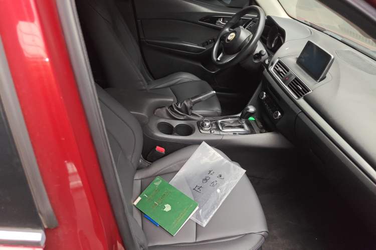 Used Mazda Mazda 3 Axela 2014 Sedan 1.5L Automatic Luxury Model
