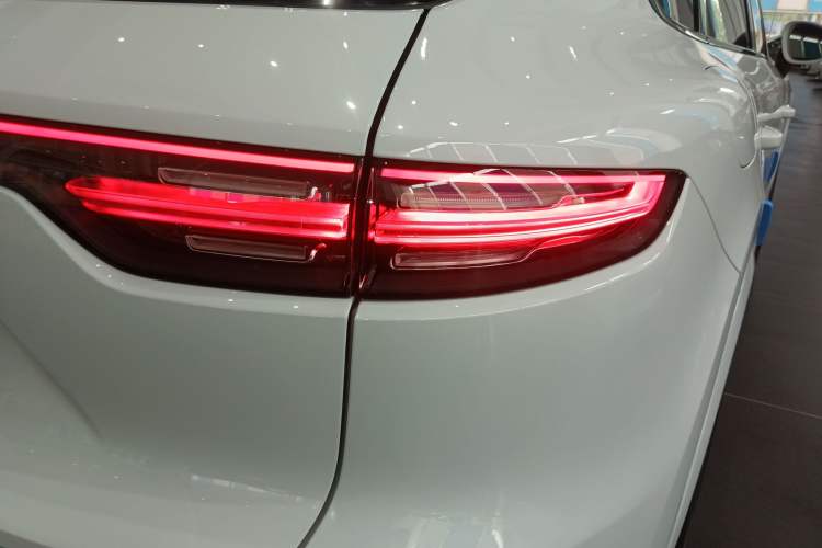 Used Porsche Cayenne 2023 Cayenne E-Hybrid 2.0T Platinum Edition
