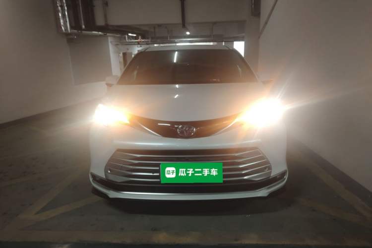 Used Toyota Sienna 2021 2.5L Hybrid Platinum Edition
