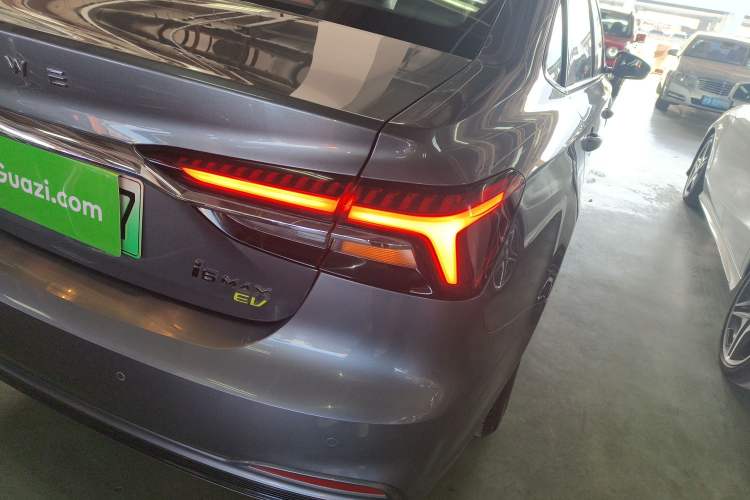 Used Roewe i6 MAX New Energy 2021 EV 500 Skyroof Deluxe Edition
