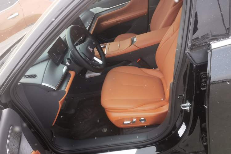 Used Buick L7 2025 Model—Luxury Version
