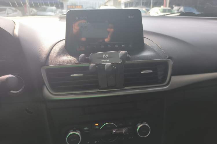 Used Mazda Mazda 3 Axela 2017 Hatchback 1.5L Automatic Luxury Model Emission Standard China V
