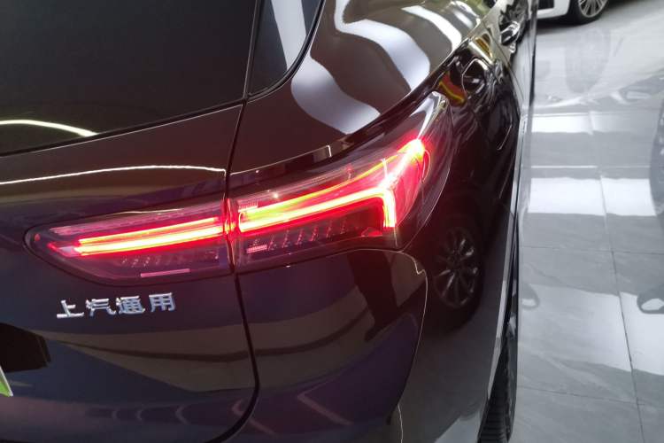 Used Buick Envision 2020 Encore S 652T All-Wheel-Drive Avenir
