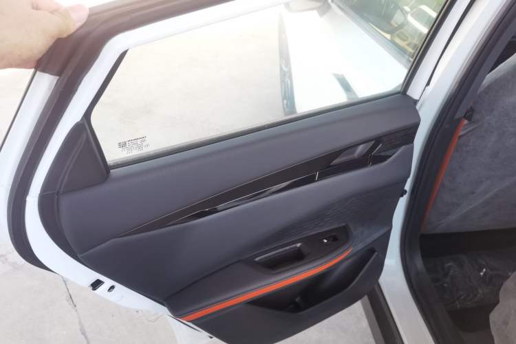 Used Changan UNI-V 2024 1.5T High-Energy Version
