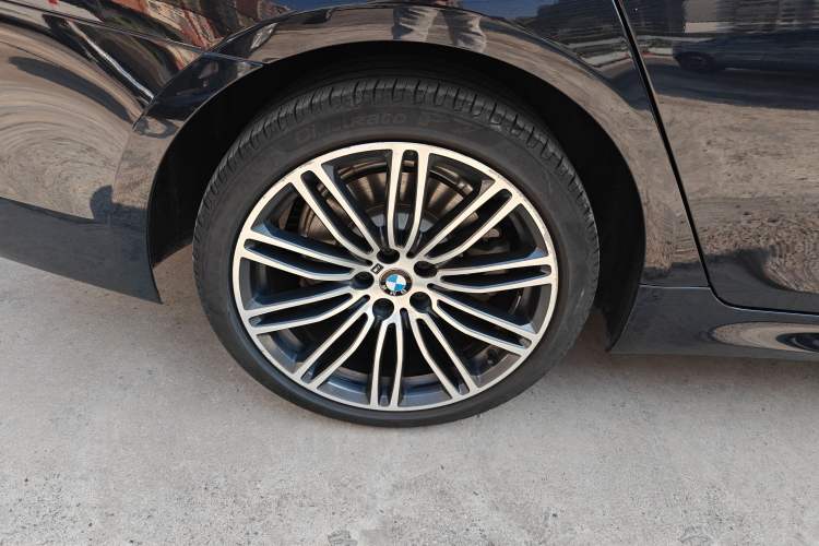 Used BMW 5 Series 2019 530Li Leading Model M Sport Package
