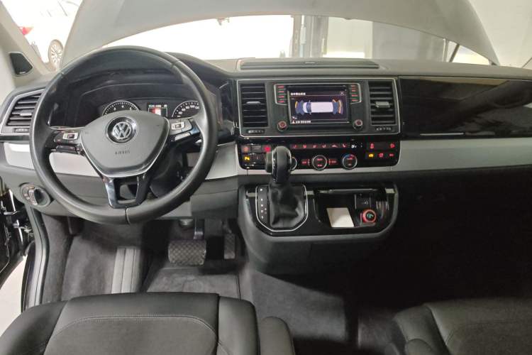 Used Volkswagen Multivan 2017 2.0 TSI 4x4 Prestige Edition 7-Seater
