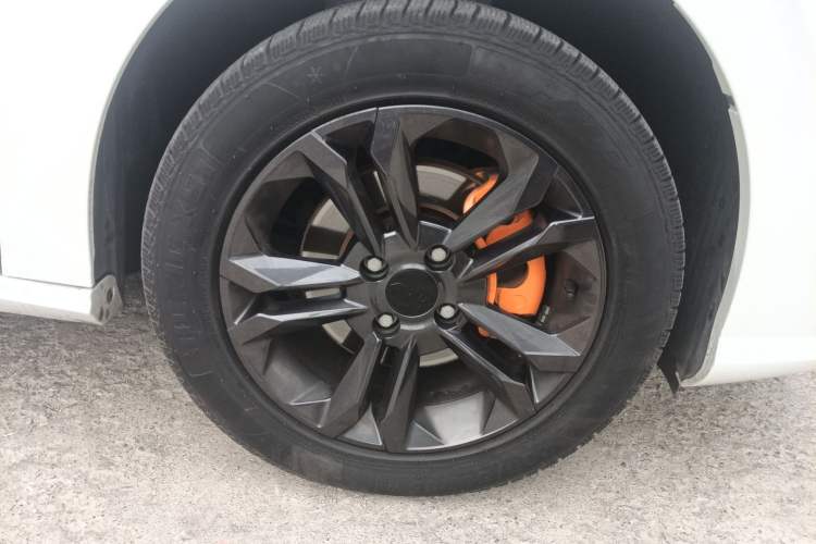 Used Dongfeng Aeolus Yixuan 2023 Mach Edition 1.5L Automatic Chasing Shadow Version
