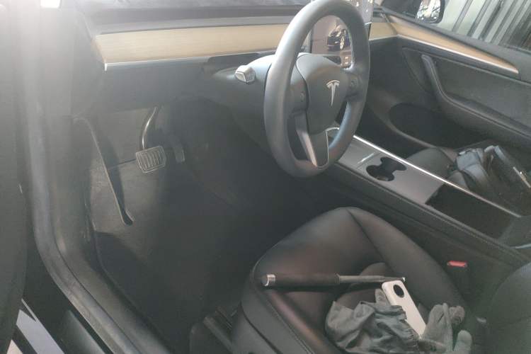 Used Tesla Model Y 2022 Rear-Wheel-Drive Version
