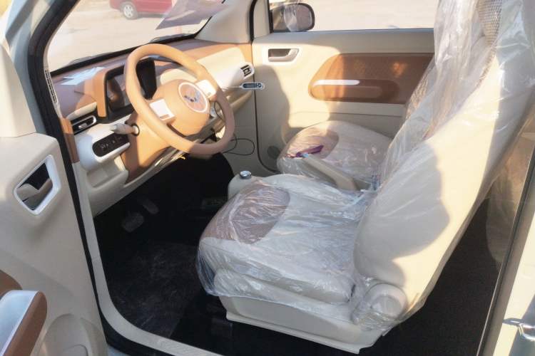 Used Wuling Hongguang MINIEV 2024 3rd Generation 215km Youth Edition
