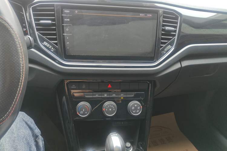 Used Volkswagen T-ROC 2021 280TSI DSG Two-Wheel Drive Comfort Connect Edition