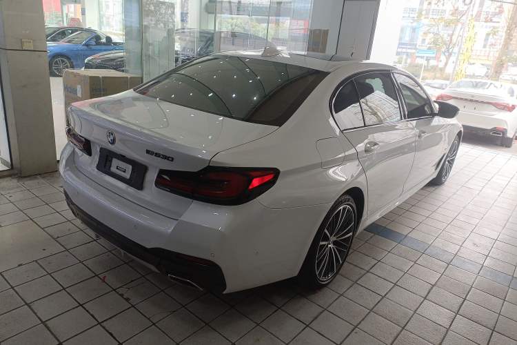Used BMW 5 Series 2022 Second Facelift 530Li Leading Edition M Sport Package
