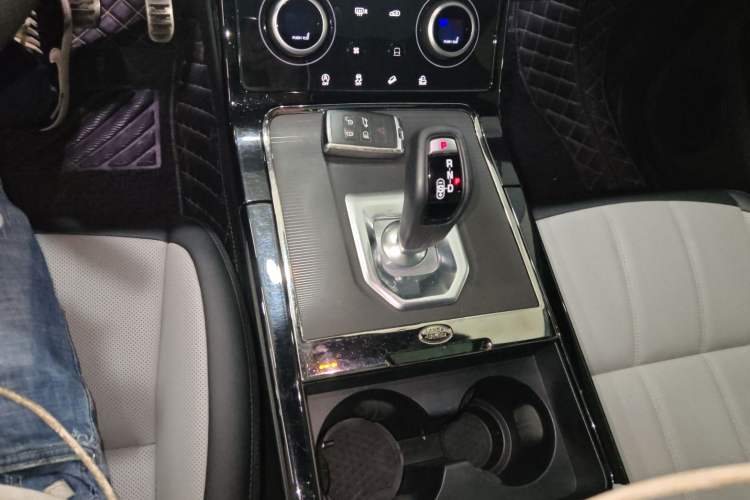 Used Land Rover Range Rover Evoque 2020 249 PS R-DYNAMIC S Black Edition Sport Version
