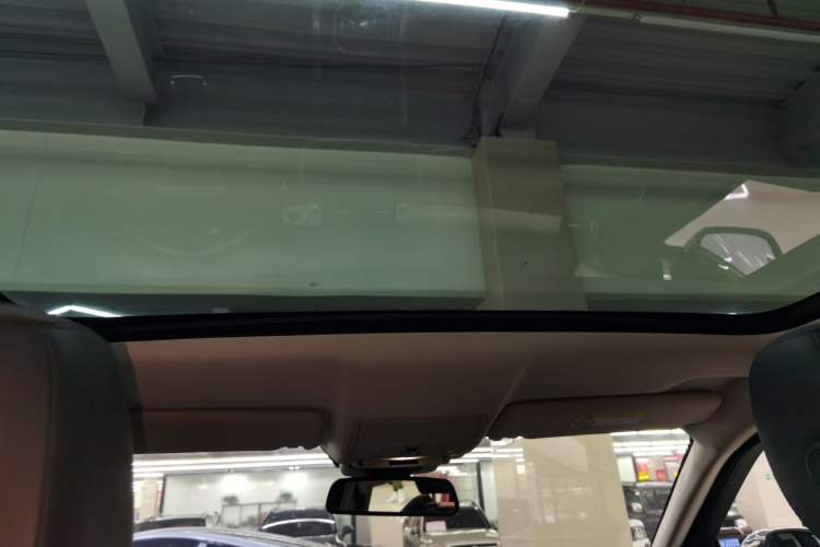 Used Land Rover Range Rover Evoque 2018 240 PS SE Smart Brilliance Edition
