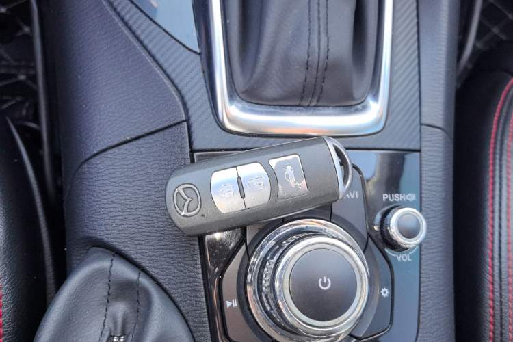 Used Mazda Mazda 3 Axela 2014 Sedan 1.5L Automatic Comfort Model
