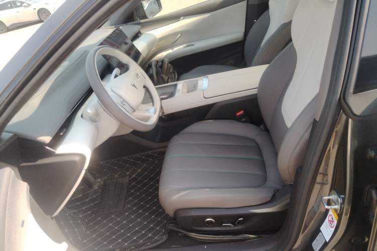 Used  L07 2024 230Max Qiankun Intelligent Driving ADS SE Range-Extended Version
