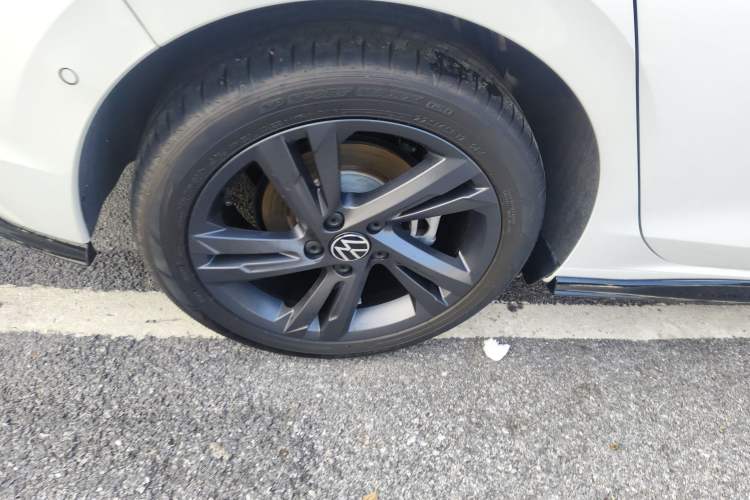 Used Volkswagen Golf 2023 Facelift 280TSI DSG R-Line Lite
