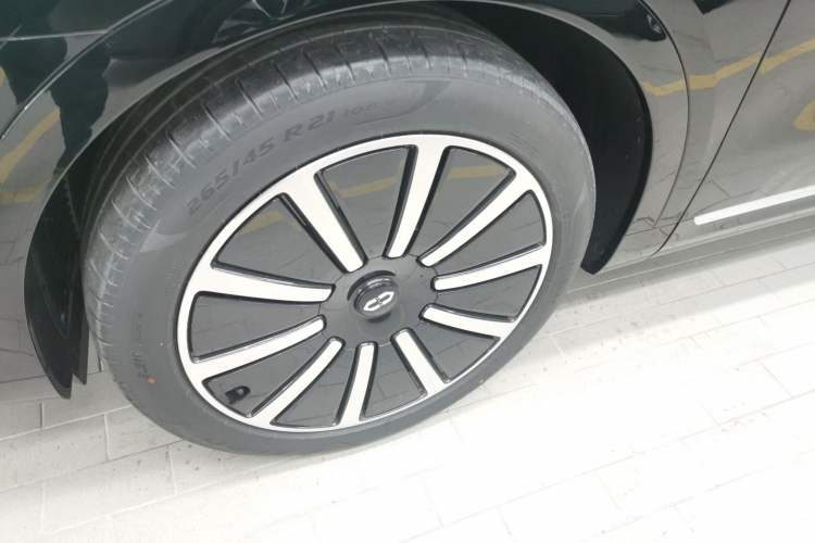 Used Hima AITO M9 2024 Range-Extended Ultra Version 42 kWh 6-Seater Model
