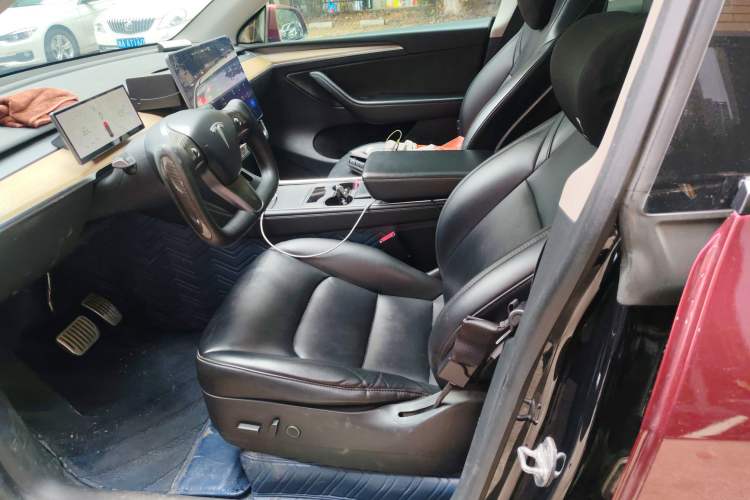 Used Tesla Model Y 2022 Long-Range All-Wheel-Drive Version