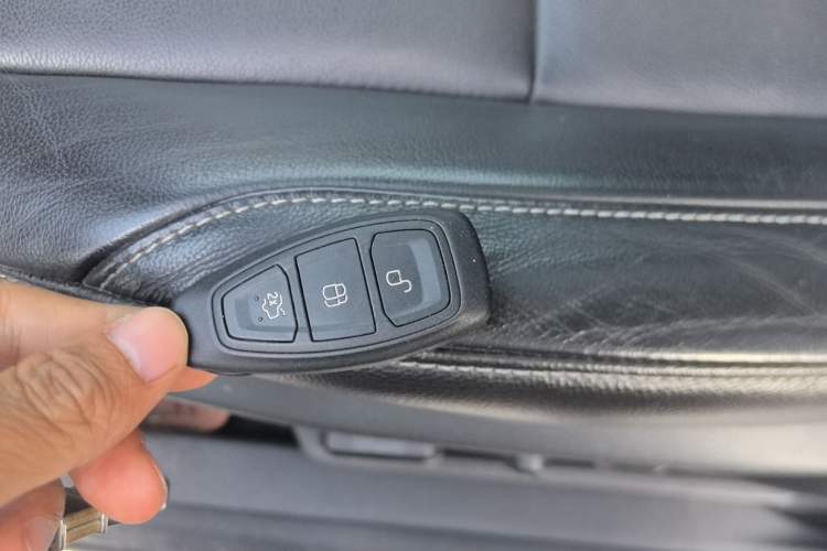 Used Ford Kuga 2013 2.0L GTDi Four-Wheel-Drive Sport Model
