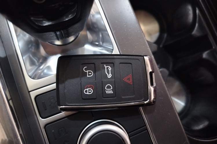 Used Land Rover Range Rover Sport 2020 3.0 L6 SE
