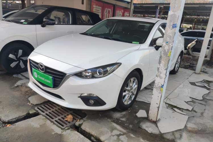 Used Mazda Mazda 3 Axela 2016 Sedan 1.5L Automatic Luxury Model