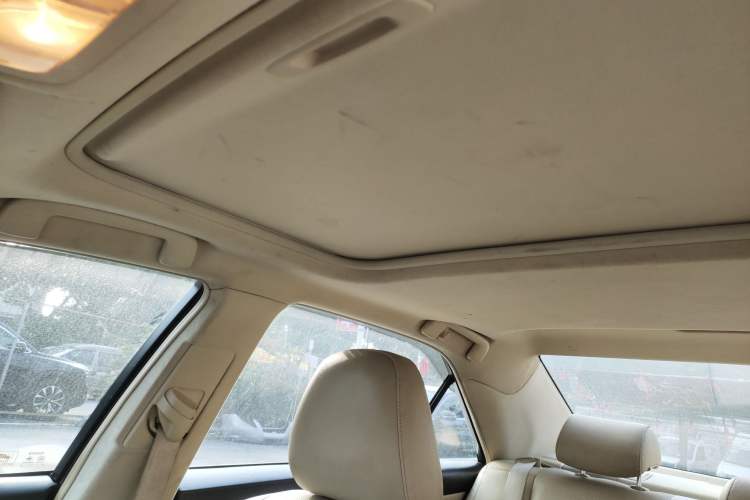 Used Toyota Camry 2015 2.0G Premier Edition
