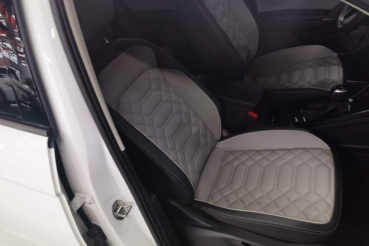 Used Volkswagen Tayron 2023 300TSI Two-Wheel-Drive Luxury Plus Advanced Edition