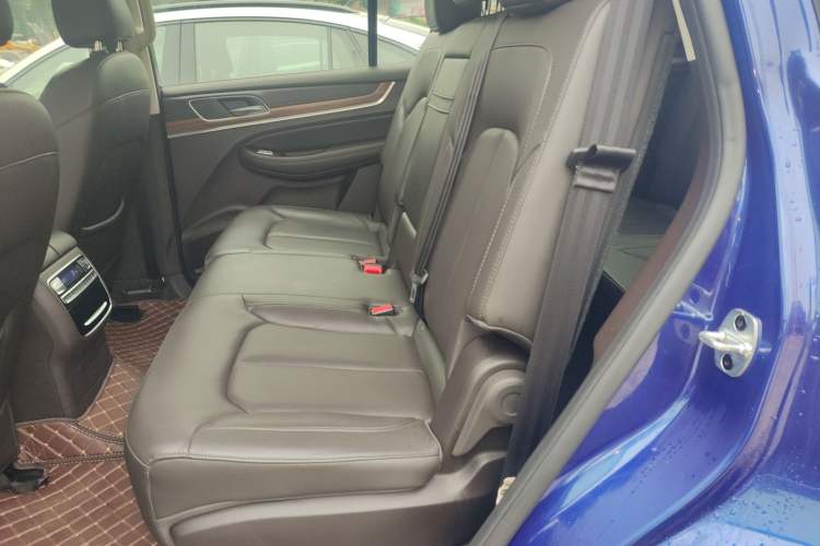 Used Roewe RX8 2018 30T Smart Connectivity Two-Wheel Drive Flagship Edition
