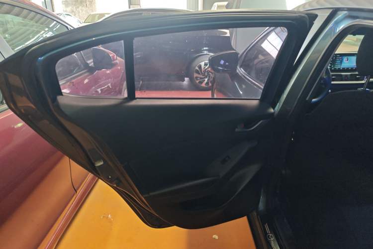 Used Mazda Mazda 3 Axela 2017 Sedan 1.5L Automatic Comfort Model China VI Standard
