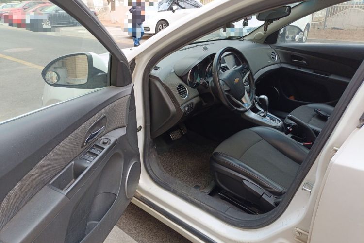 Used Chevrolet Cruze 2013 Hatchback 1.6T Automatic Flagship Model
