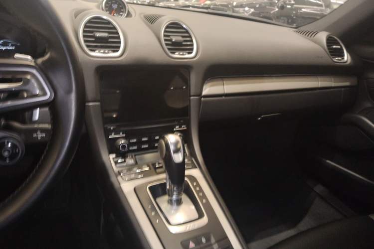 Used Porsche 718 2016 Cayman 2.0T
