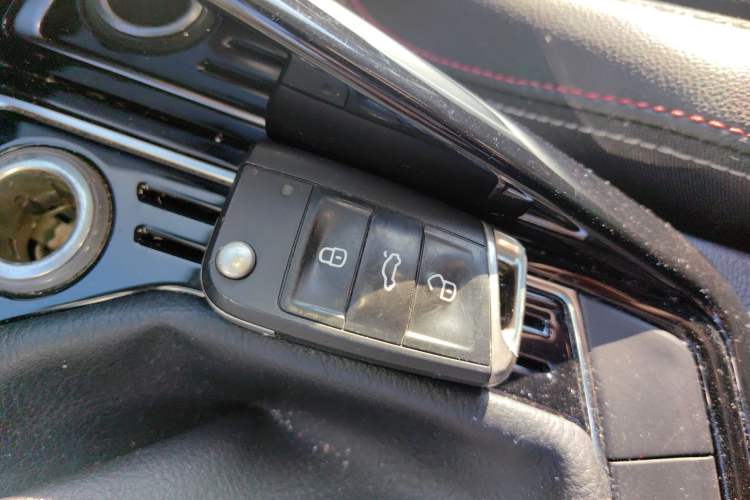 Used Volkswagen Tayron 2020 330TSI Two-Wheel Drive Luxury Smart Connectivity Version
