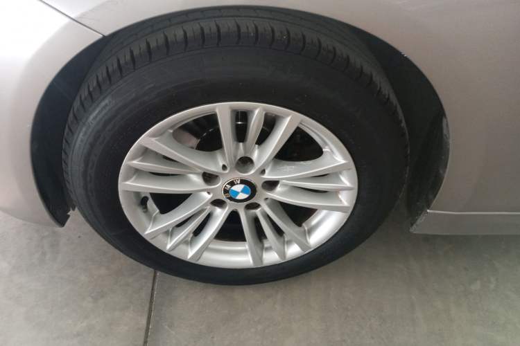 Used BMW 3 Series 2015 316Li Fashion Model
