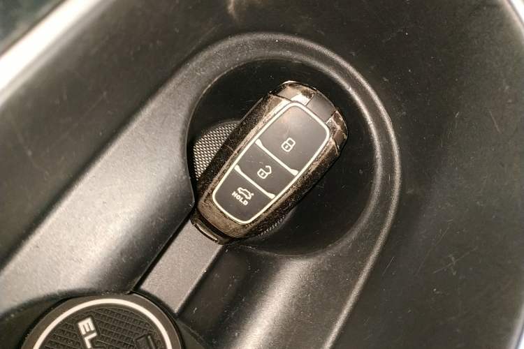 Used Hyundai Elantra 2021 1.5L CVT LUX Prestige Edition
