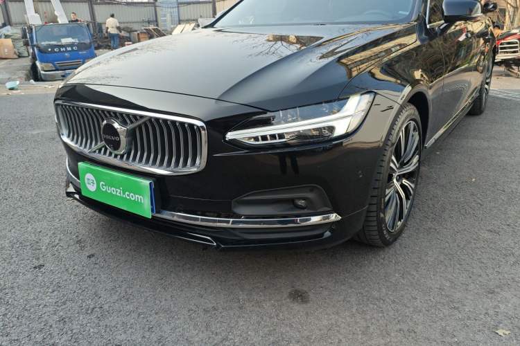 Used Volvo S90 2024 B5 Luxury Smart Edition
