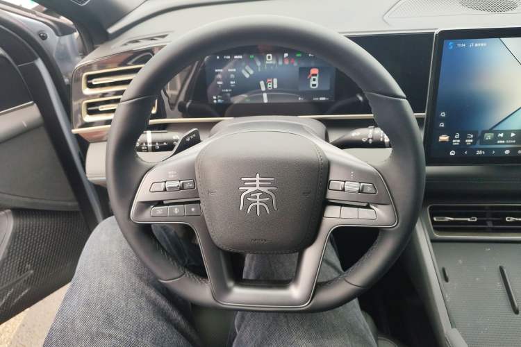 Used BYD Qin L 2025 DM-i Smart Drive 80KM Leading Model