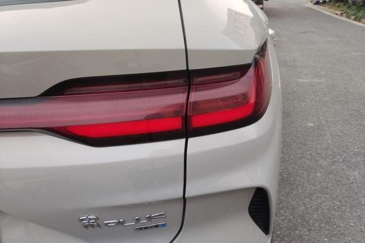 Used BYD Song PLUS New Energy 2025 EV Intelligent Driving Version 520km Premium Model
