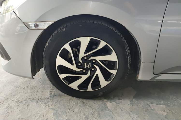 Used Honda Civic 2016 220TURBO CVT Luxury Edition
