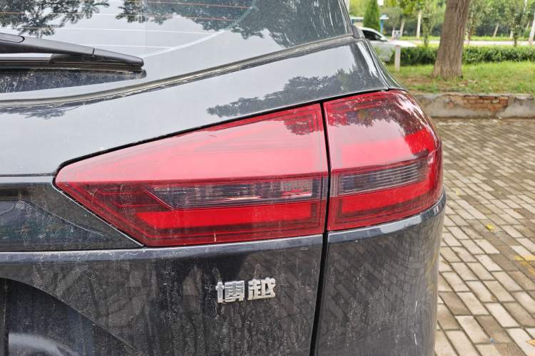 Used Geely Auto Emgrand X7 Sport 2022 1.8TD DCT Zhiya Trim
