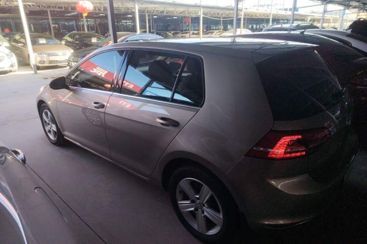 Used Volkswagen Golf 2015 1.2TSI Automatic Comfort Model
