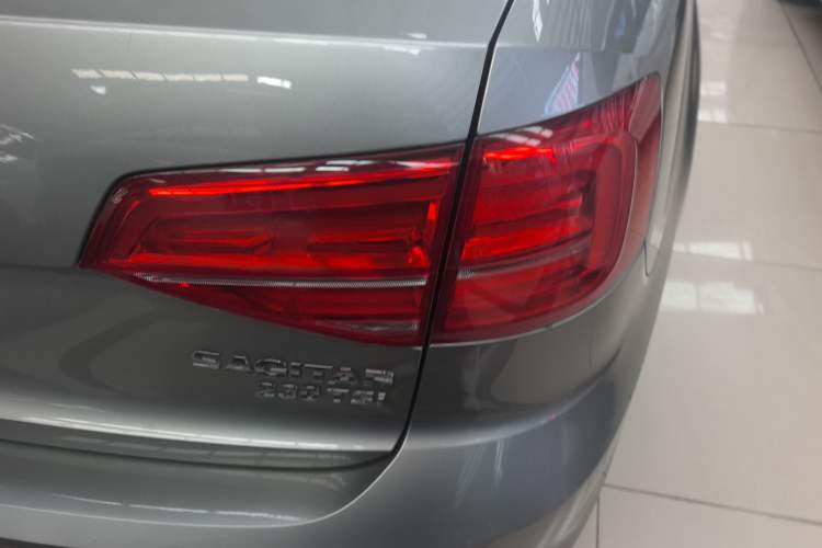 Used Volkswagen Sagitar 2015 230TSI Automatic Comfort Version