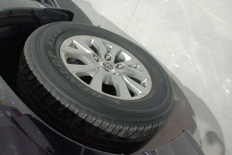 Used Toyota Land Cruiser 2017 4.0L GX 7-Seater U.S.-Spec Version
