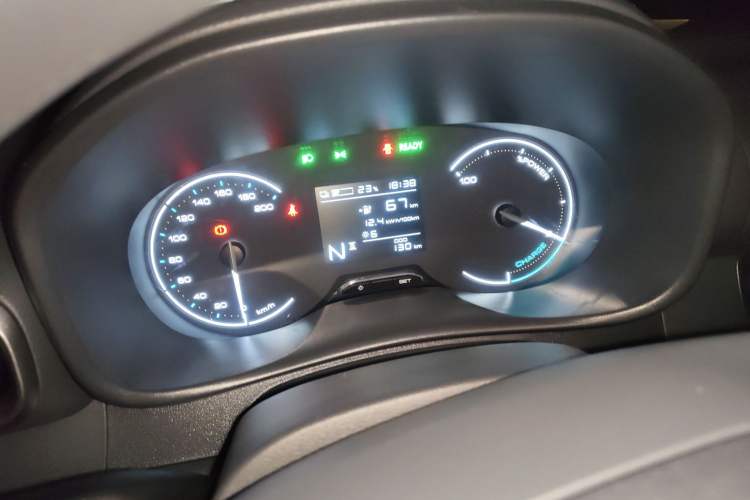 Used Wuling Hongguang New Energy 2024 All-Electric Model 300KM Practical Version
