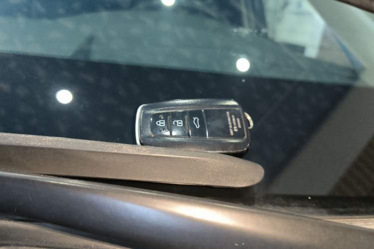 Used Toyota Camry 2019 Revised Version 2.0G Luxury Edition
