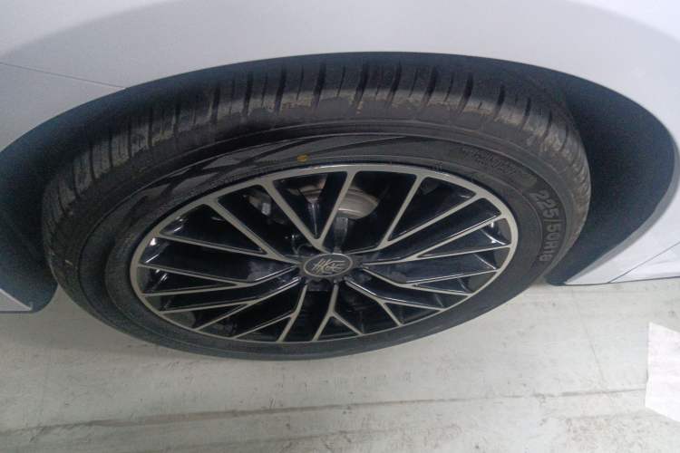 Used BYD Qin L 2025 DM-i Smart Drive 120KM Excellence Model
